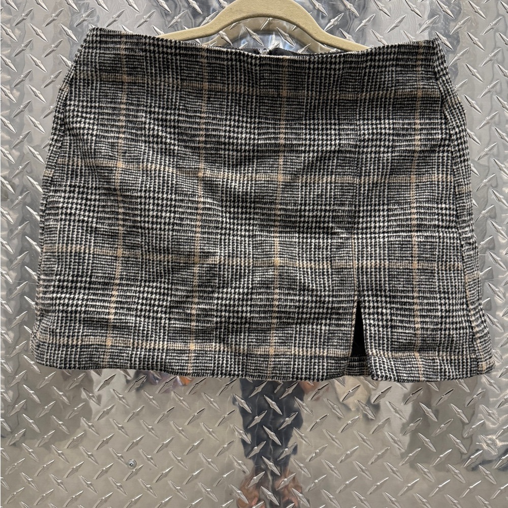 American Eagle Black and White Checkered Mini Skirt
